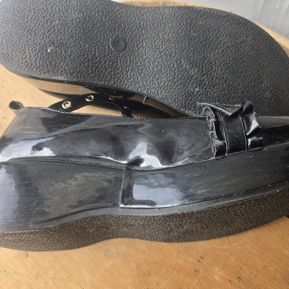 Glossy Black Platform Shoes - Picture 8 of 9